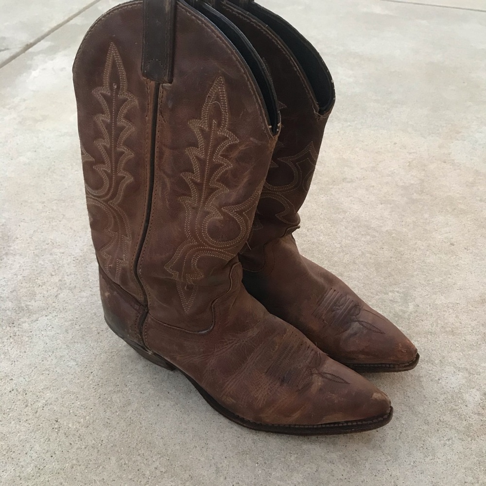 Pointed Toe Cowboy Boots